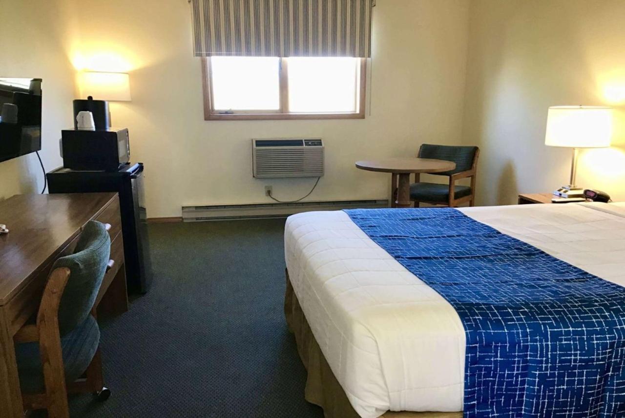 Travelodge By Wyndham Three Forks Zewnętrze zdjęcie